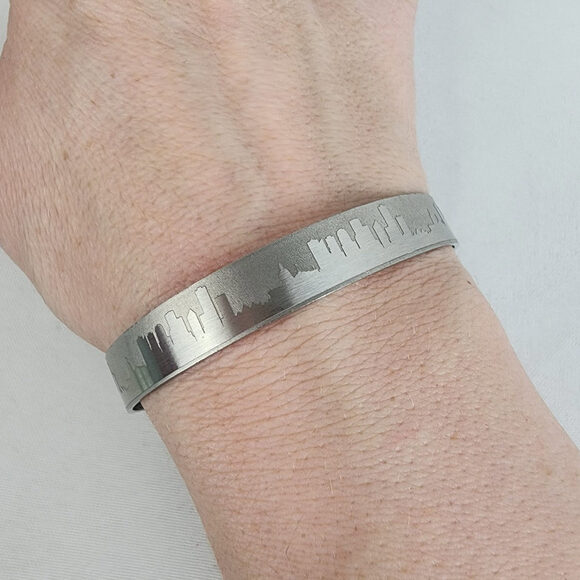 eLiasz and eLLa Silver Tone City Skyline Skinny Cuff Bracelet - Picture 1 of 9